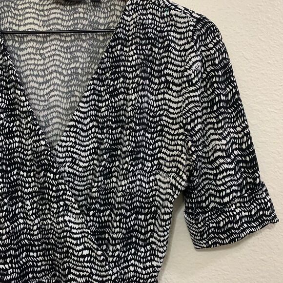 APT 9 Dress Women’s XS Black White Print Short cuffed Sleeve Faux Wrap Medium. - Picture 4 of 15
